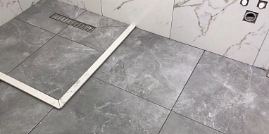 Монтаж душевого уголка
